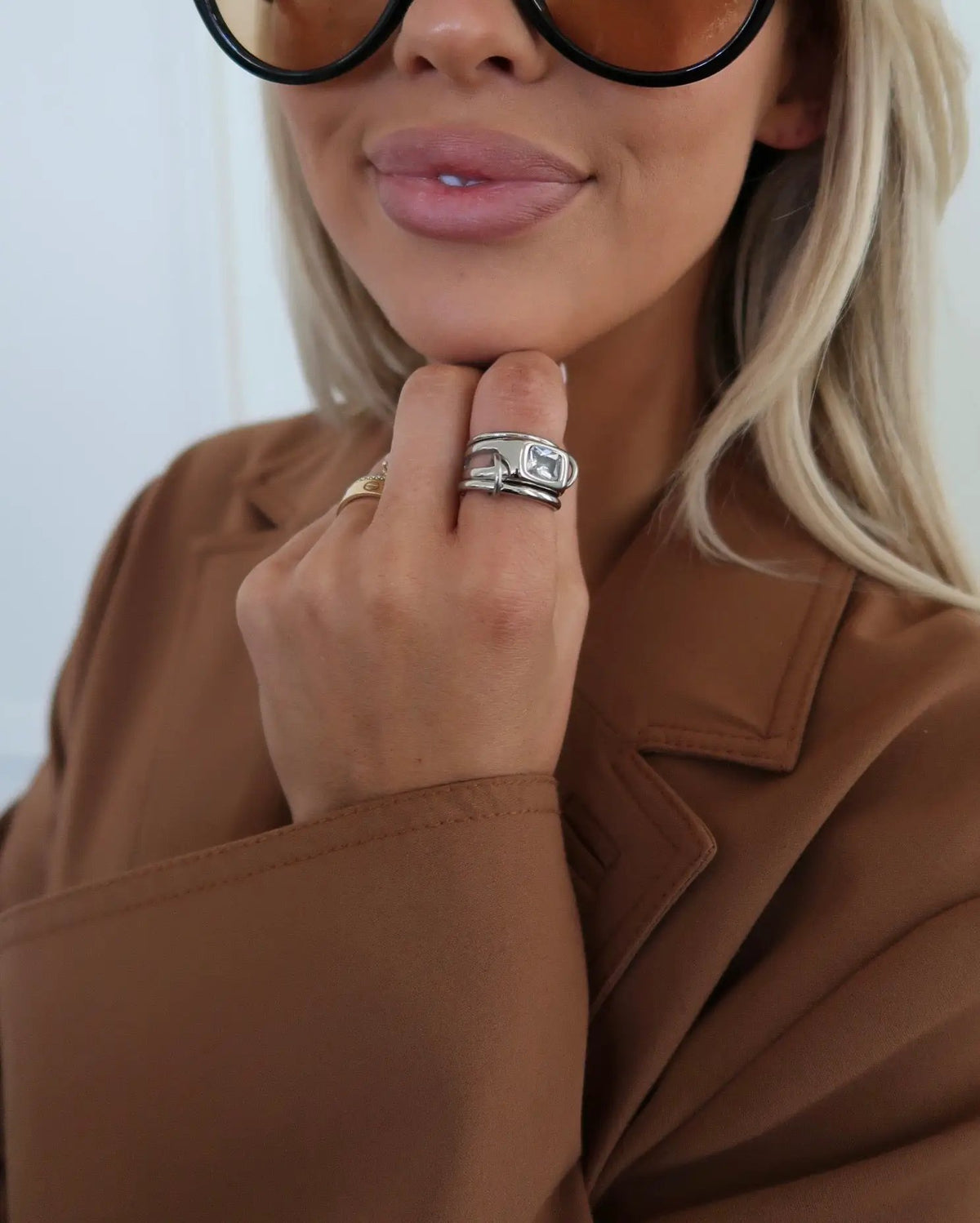 VICTORIA RING by Chansuttpearls