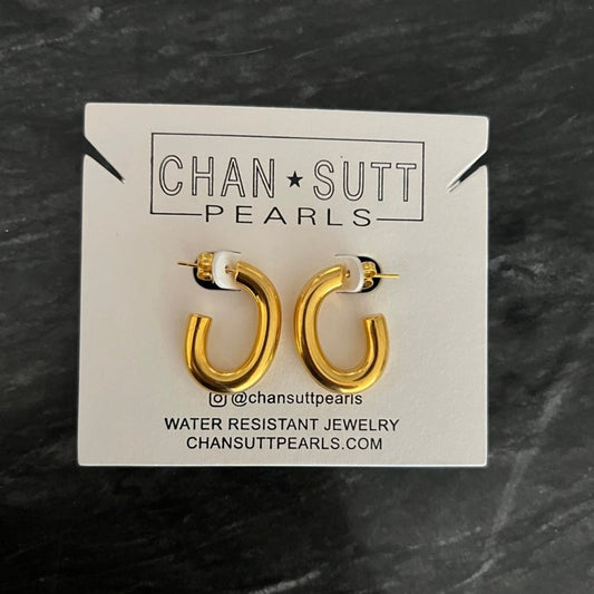 SMALL OVAL HOOPS by Chansuttpearls