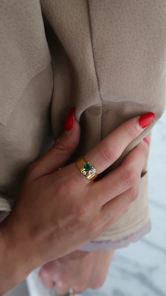 THE EMERALD RING by Chansuttpearls