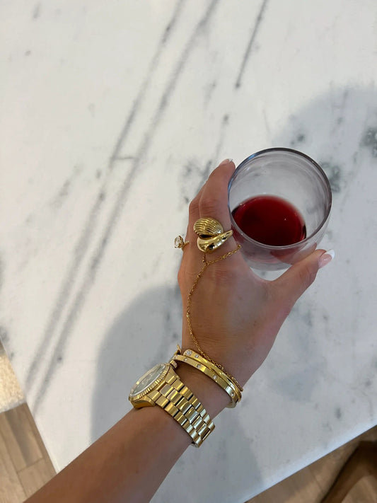 GOLD HAND CHAIN by Chansuttpearls