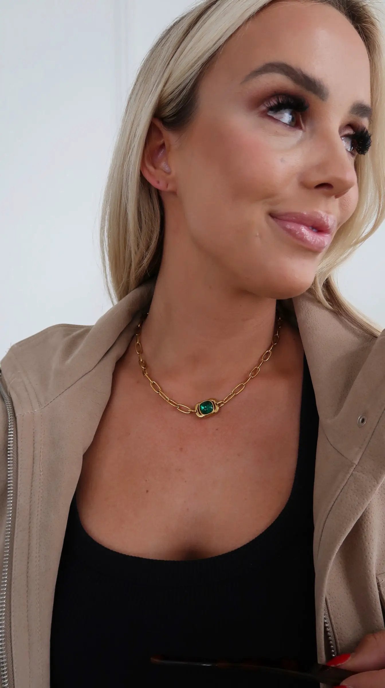 THE EMERALD NECKLACE by Chansuttpearls