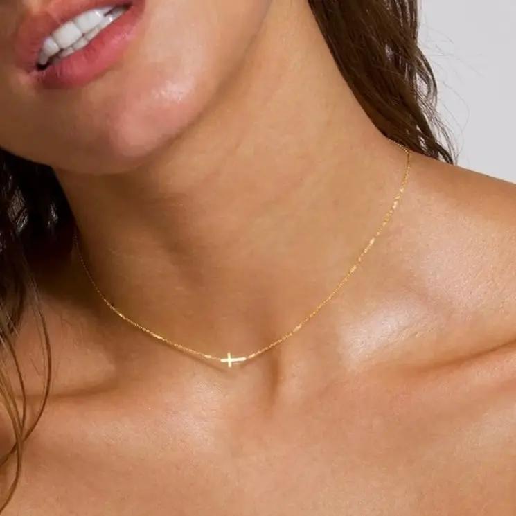 DAINTY CROSS NECKLACE by Chansuttpearls