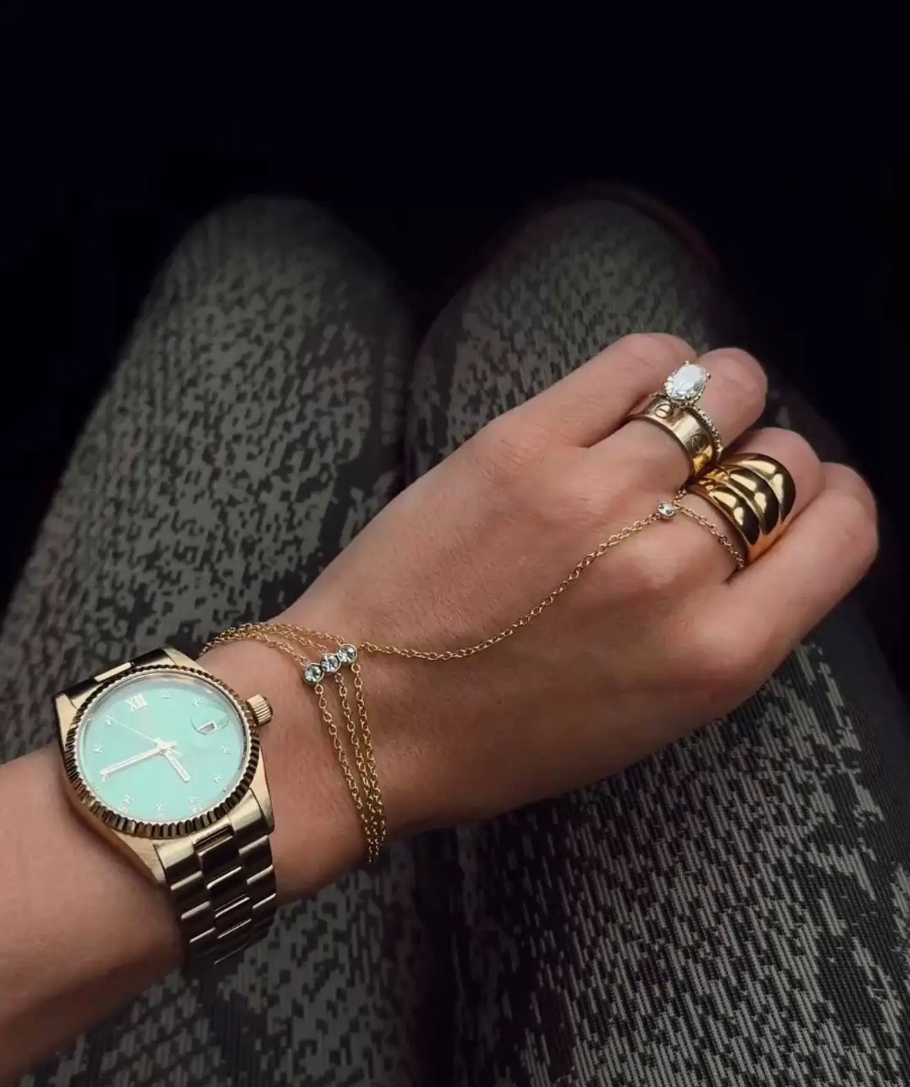 BENTLEY HAND CHAIN by Chansuttpearls