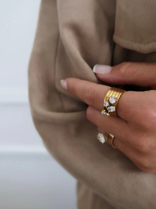 MARLEY RING by Chansuttpearls