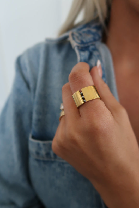 SADIE RING by Chansuttpearls