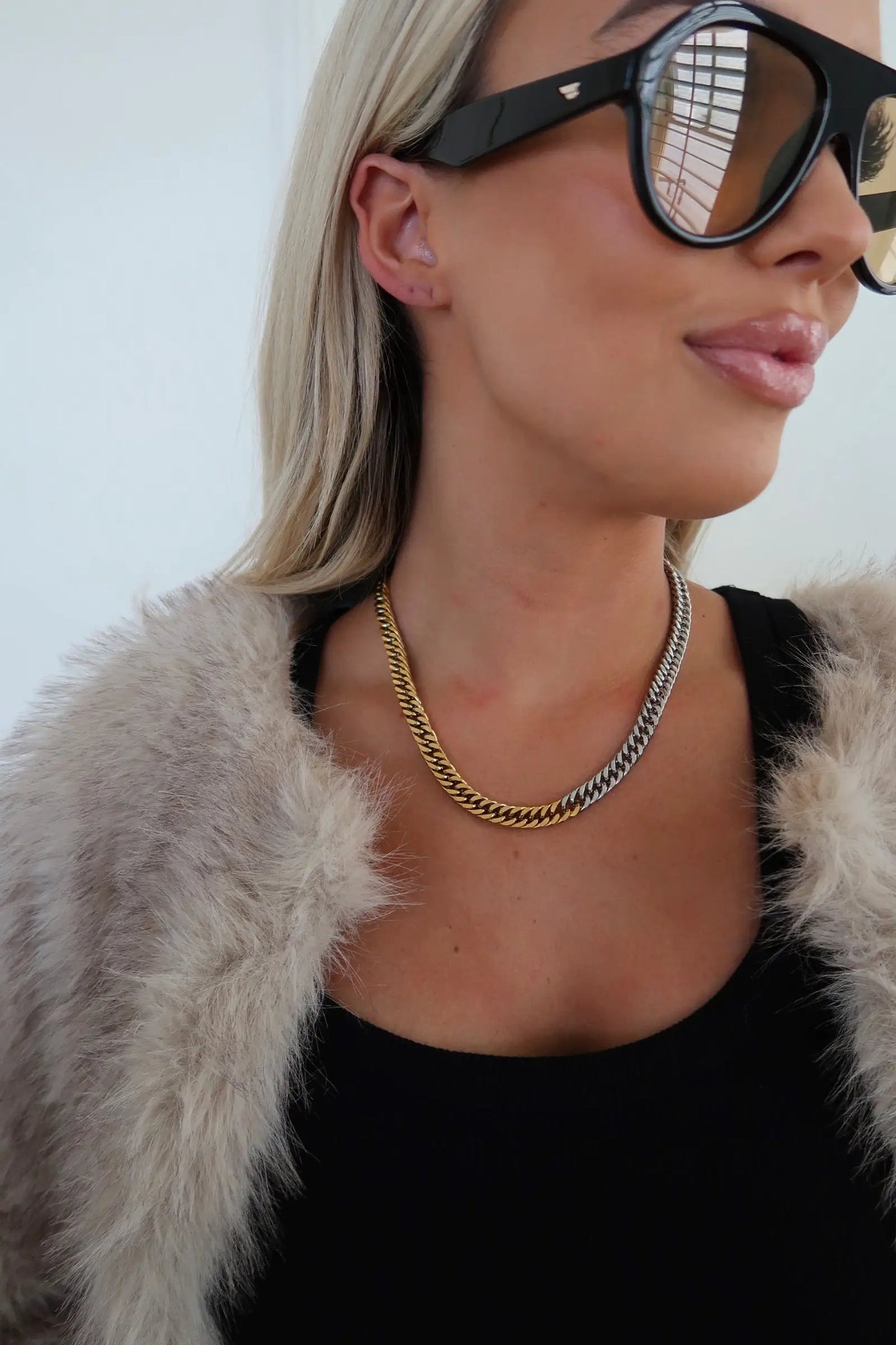 TWO TONED CHAIN NECKLACE by Chansuttpearls