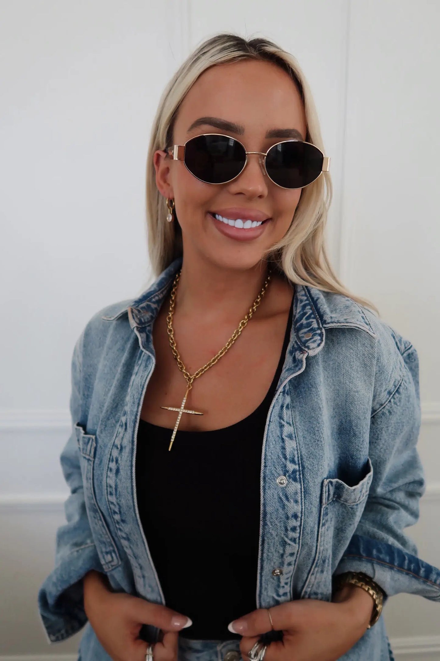 LUXE CROSS NECKLACE by Chansuttpearls