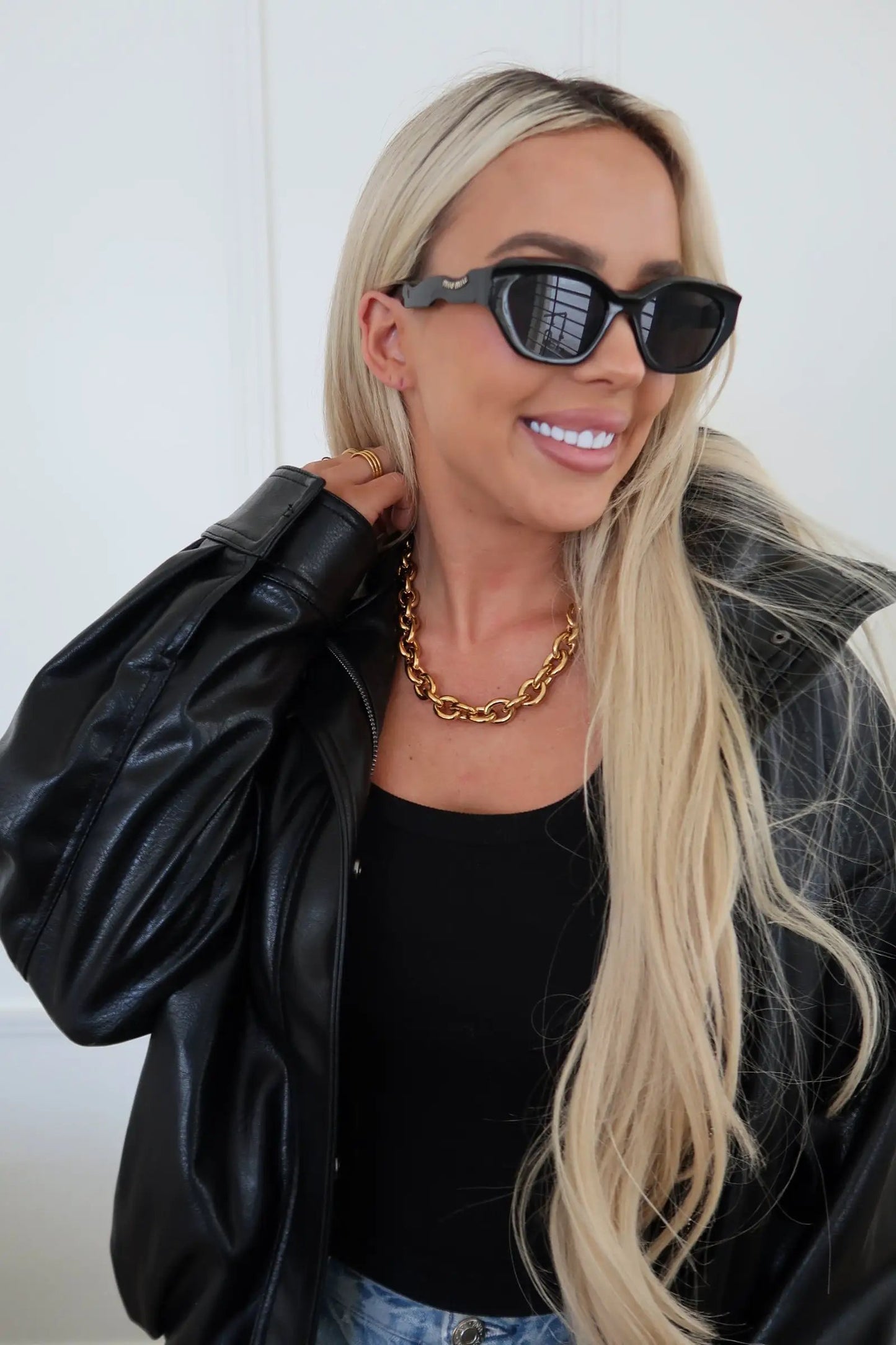 LIV NECKLACE by Chansuttpearls