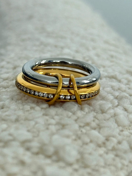 GLAM RING by Chansuttpearls