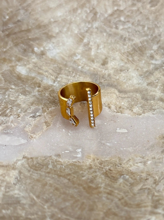 AMY RING by Chansuttpearls