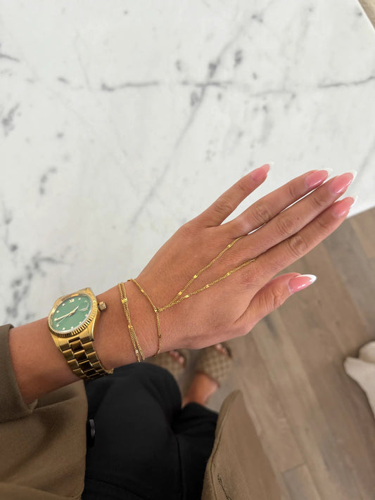 SHINY HAND CHAIN by Chansuttpearls