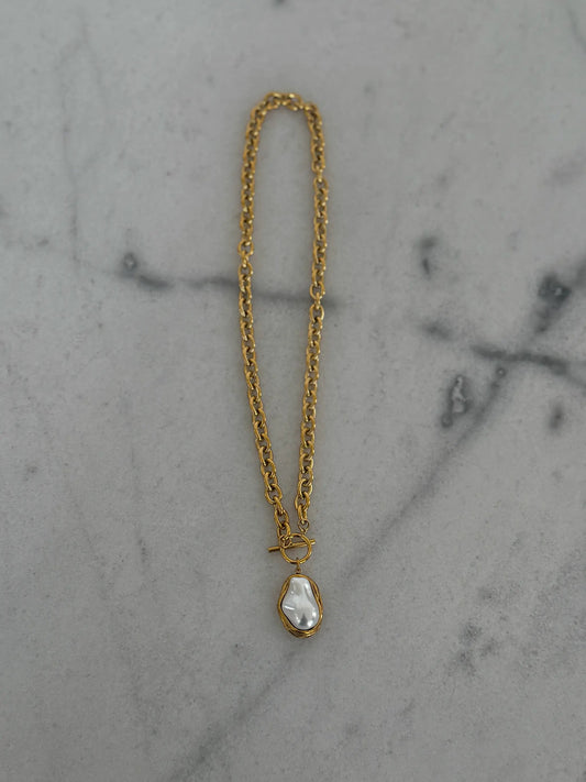 PEARL DROP NECKLACE by Chansuttpearls