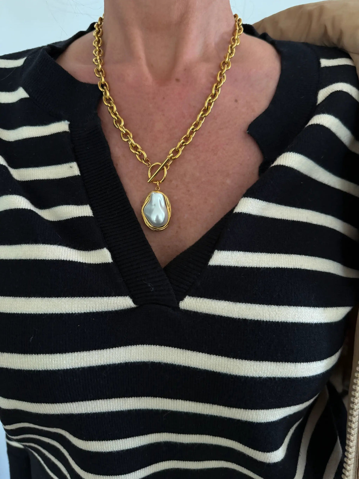 PEARL DROP NECKLACE by Chansuttpearls