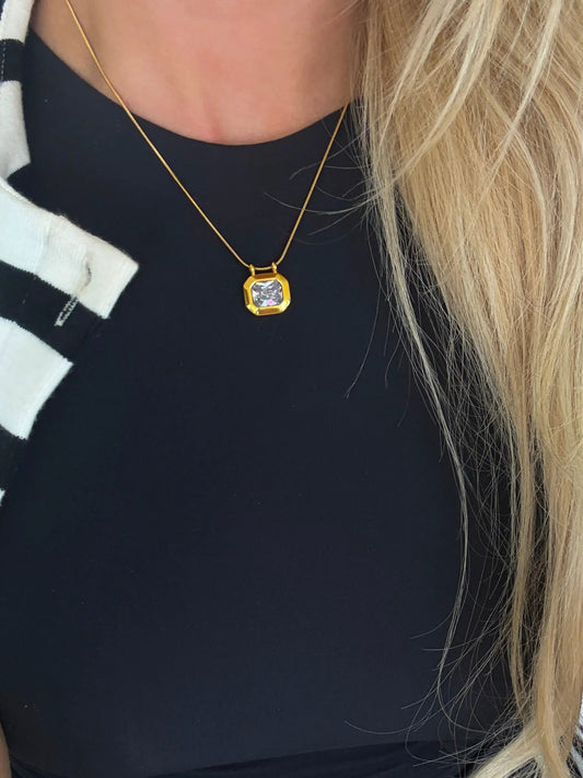 DAISY NECKLACE by Chansuttpearls