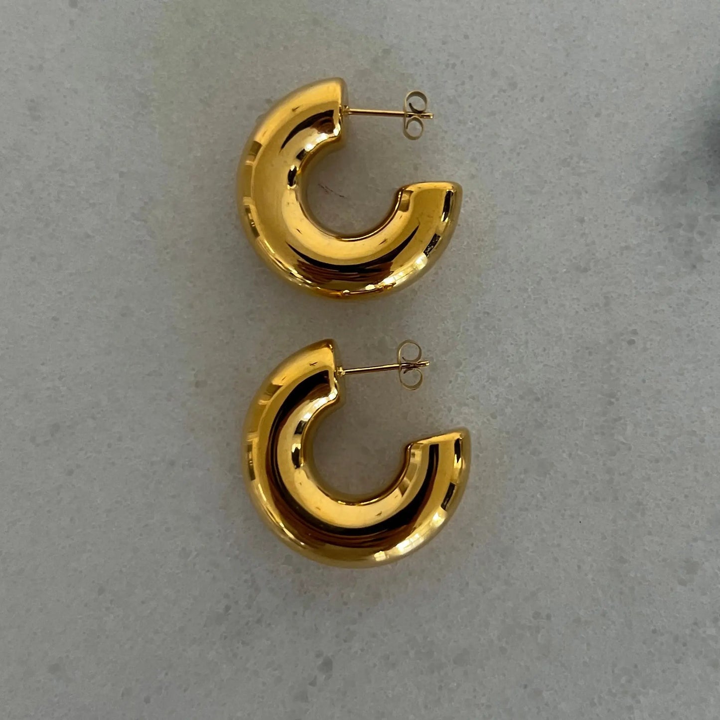 CHUNKY GOLD SMOOTH HOOPS by Chansuttpearls