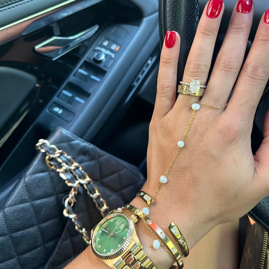 PEARL HAND CHAIN by Chansuttpearls