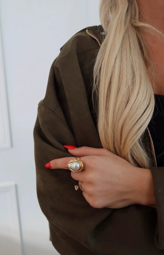 SHERRY RING by Chansuttpearls