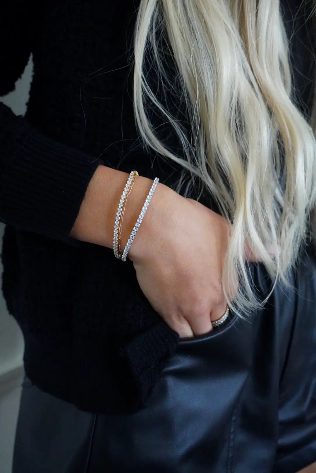STRETCHY TENNIS BRACELET by Chansuttpearls