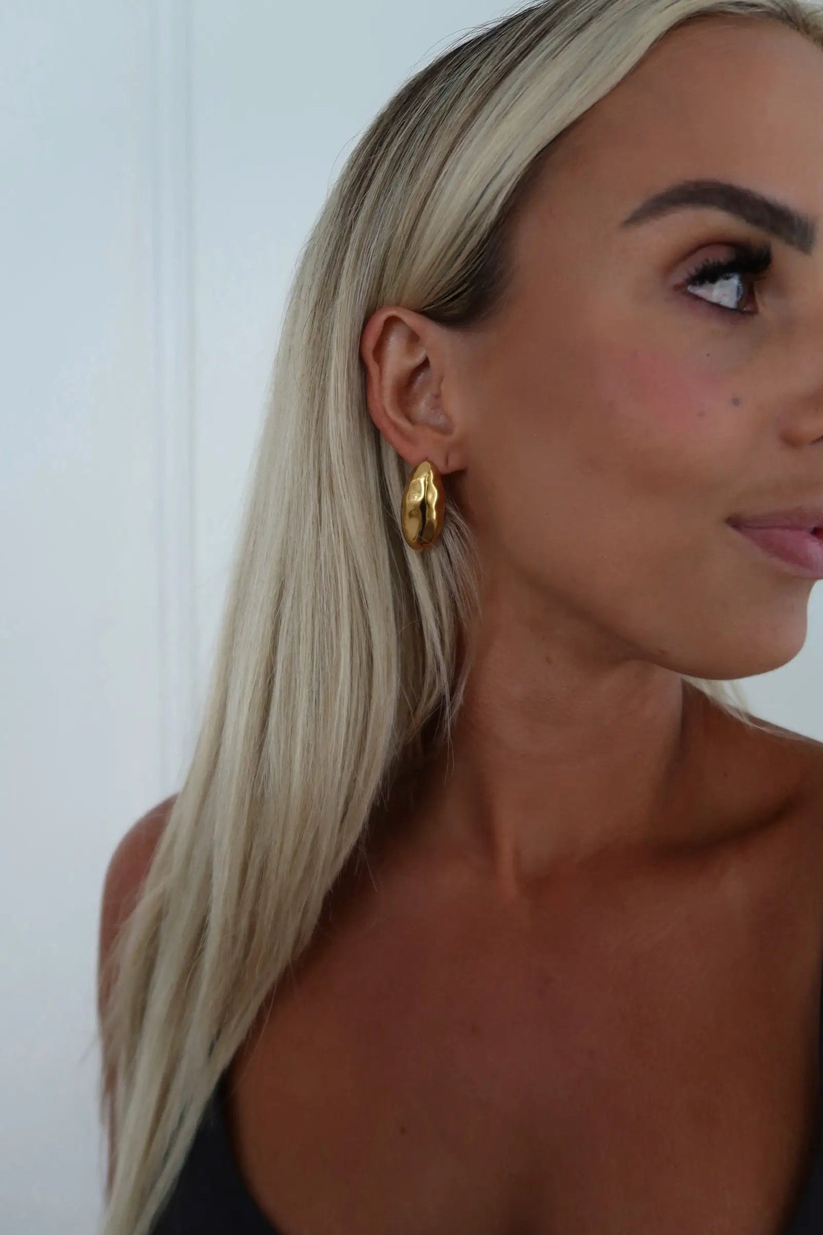 WREN EARRINGS by Chansuttpearls
