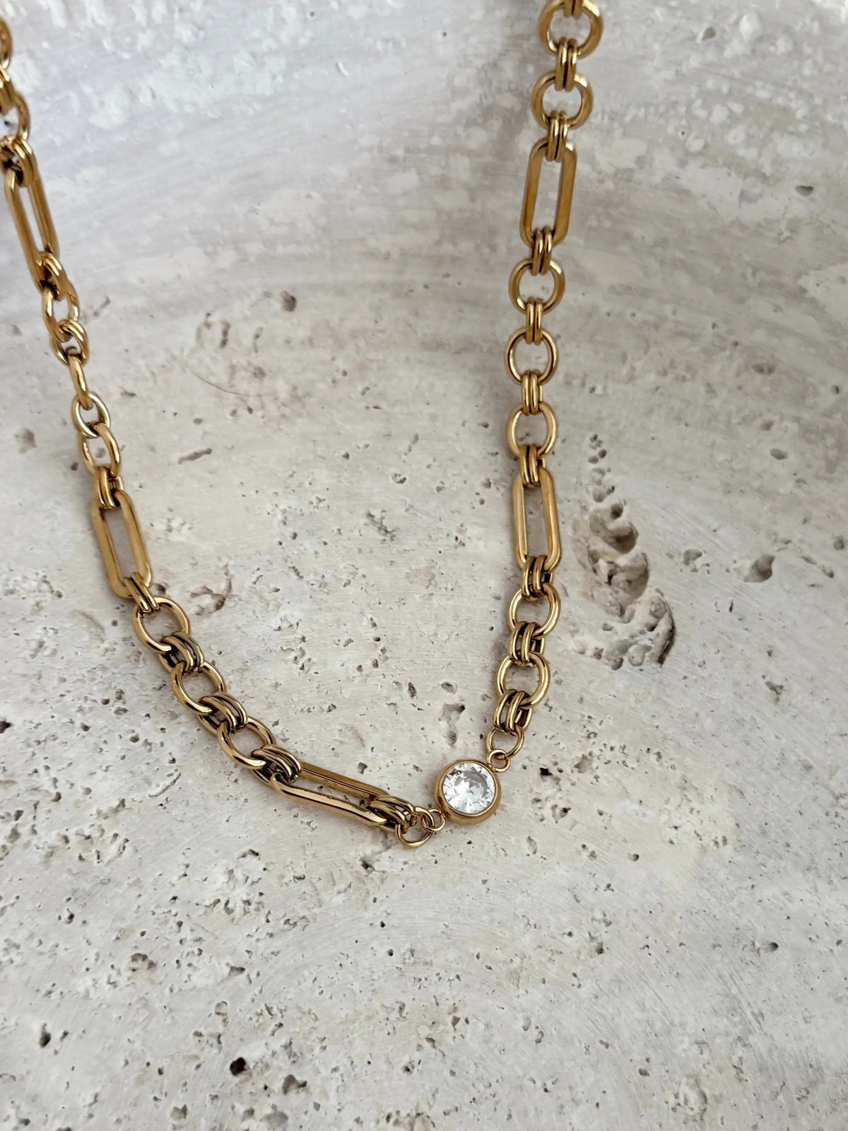 MELISSA NECKLACE by Chansuttpearls