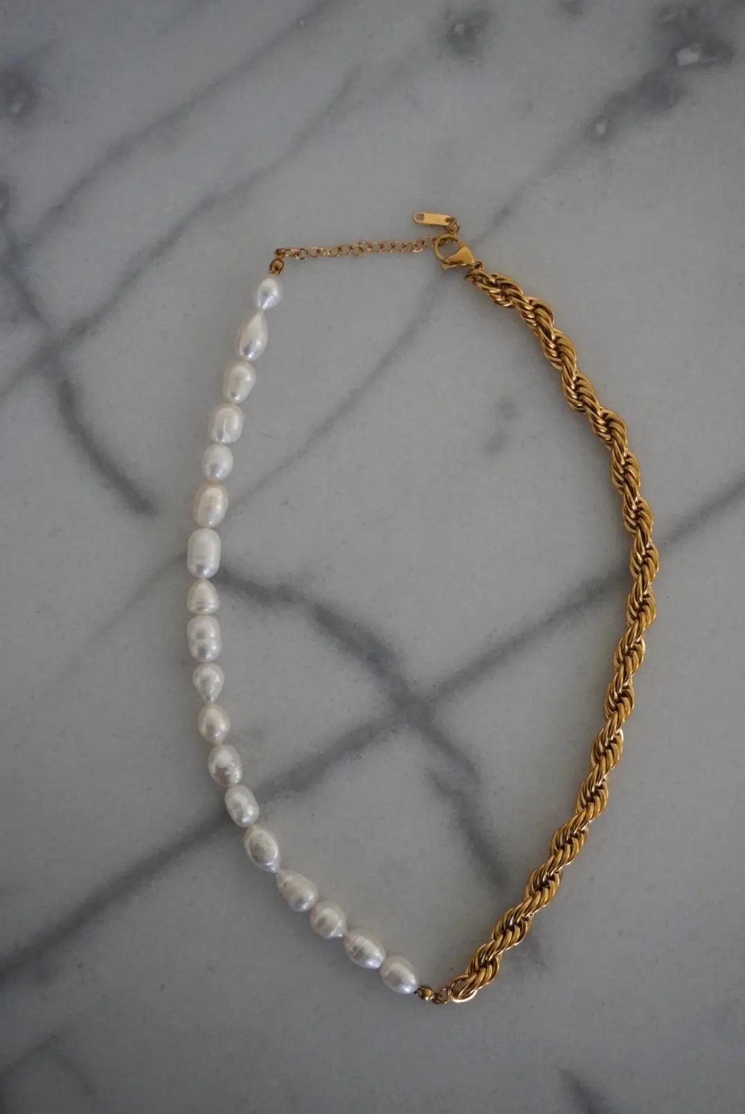 WILLOW NECKLACE by Chansuttpearls