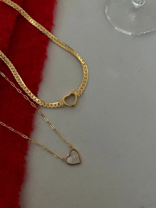 WHITE HEART NECKLACE by Chansuttpearls