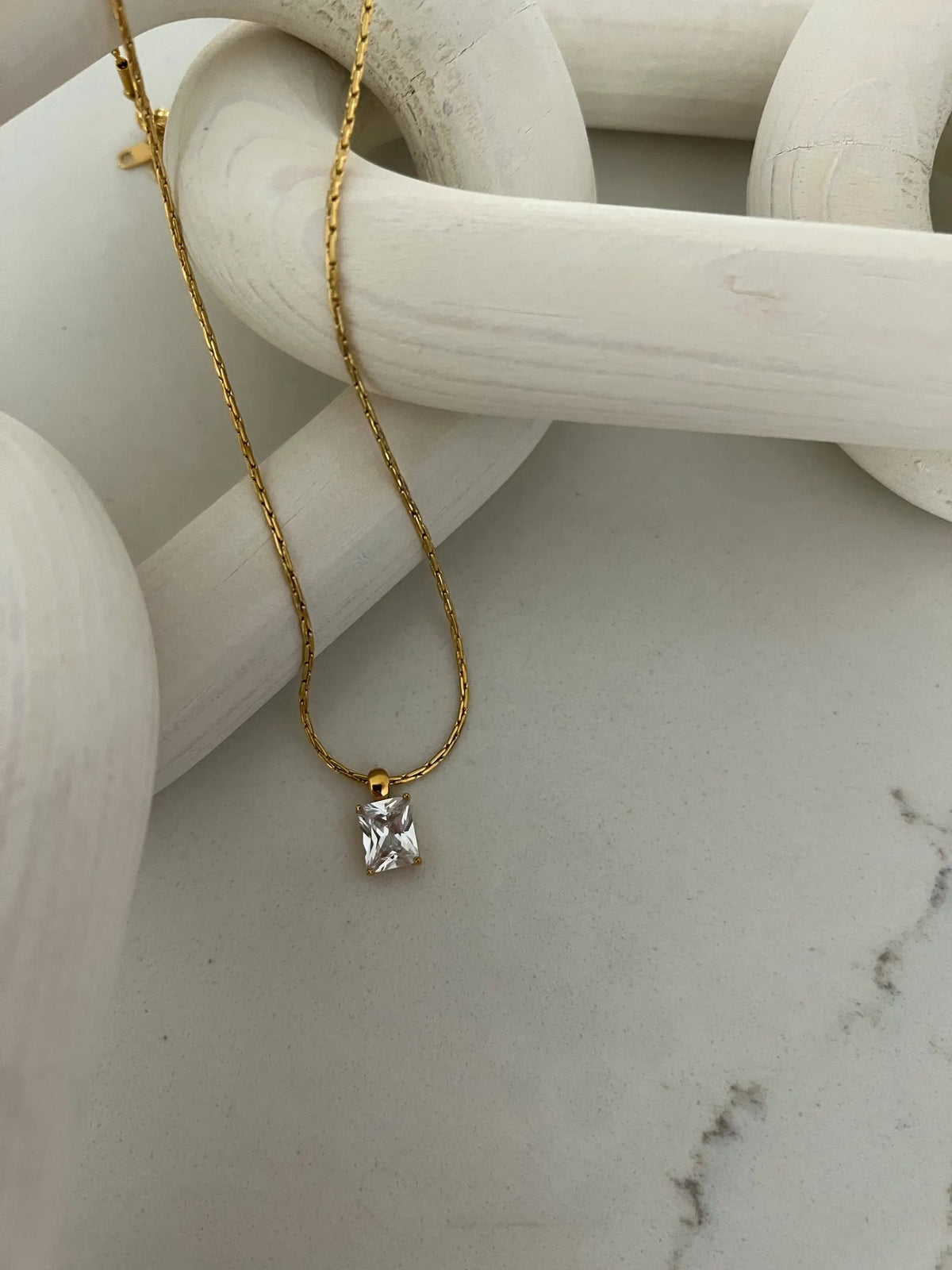 THE “SELENA” NECKLACE by Chansuttpearls