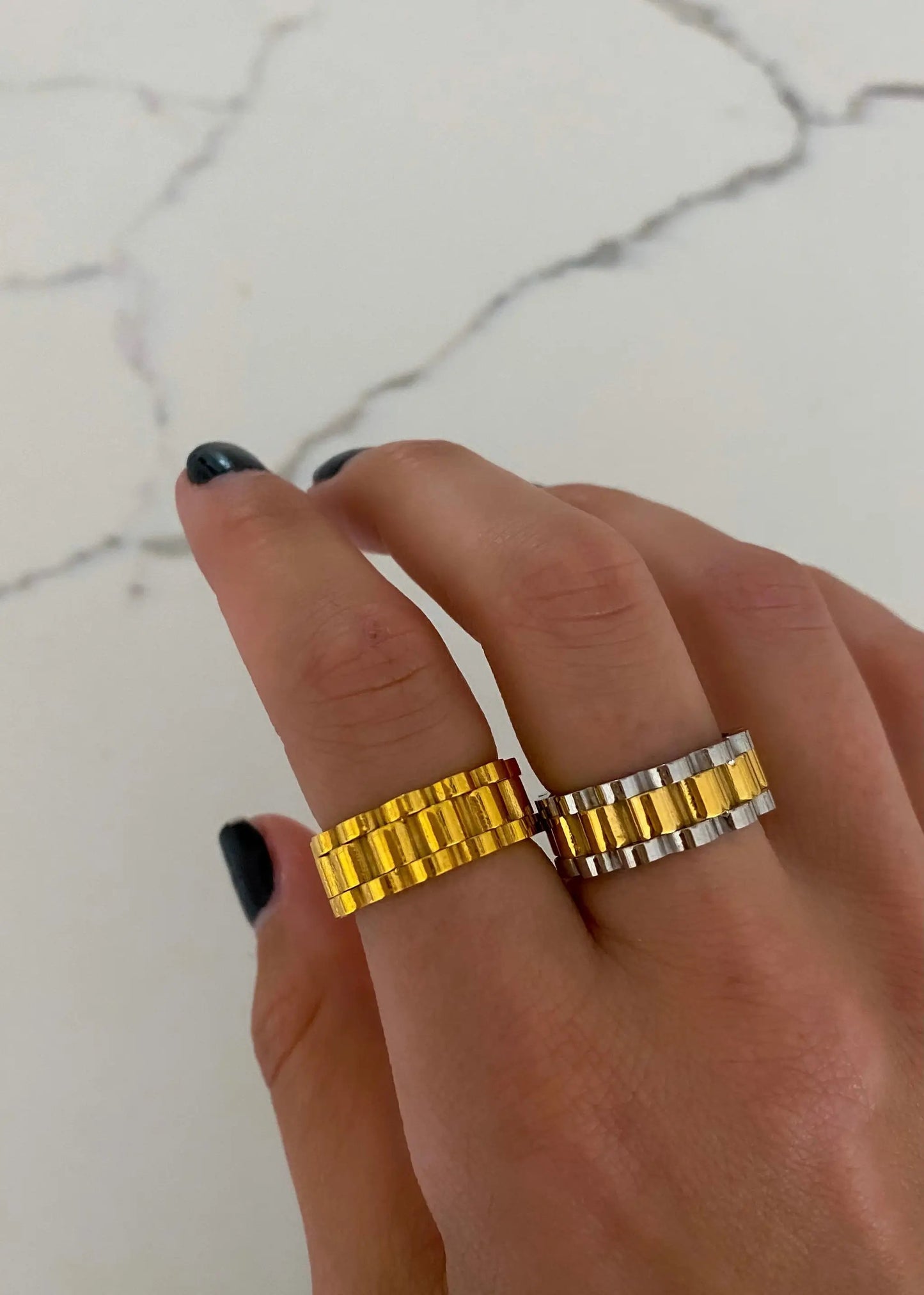 CHAIN RING by Chansuttpearls