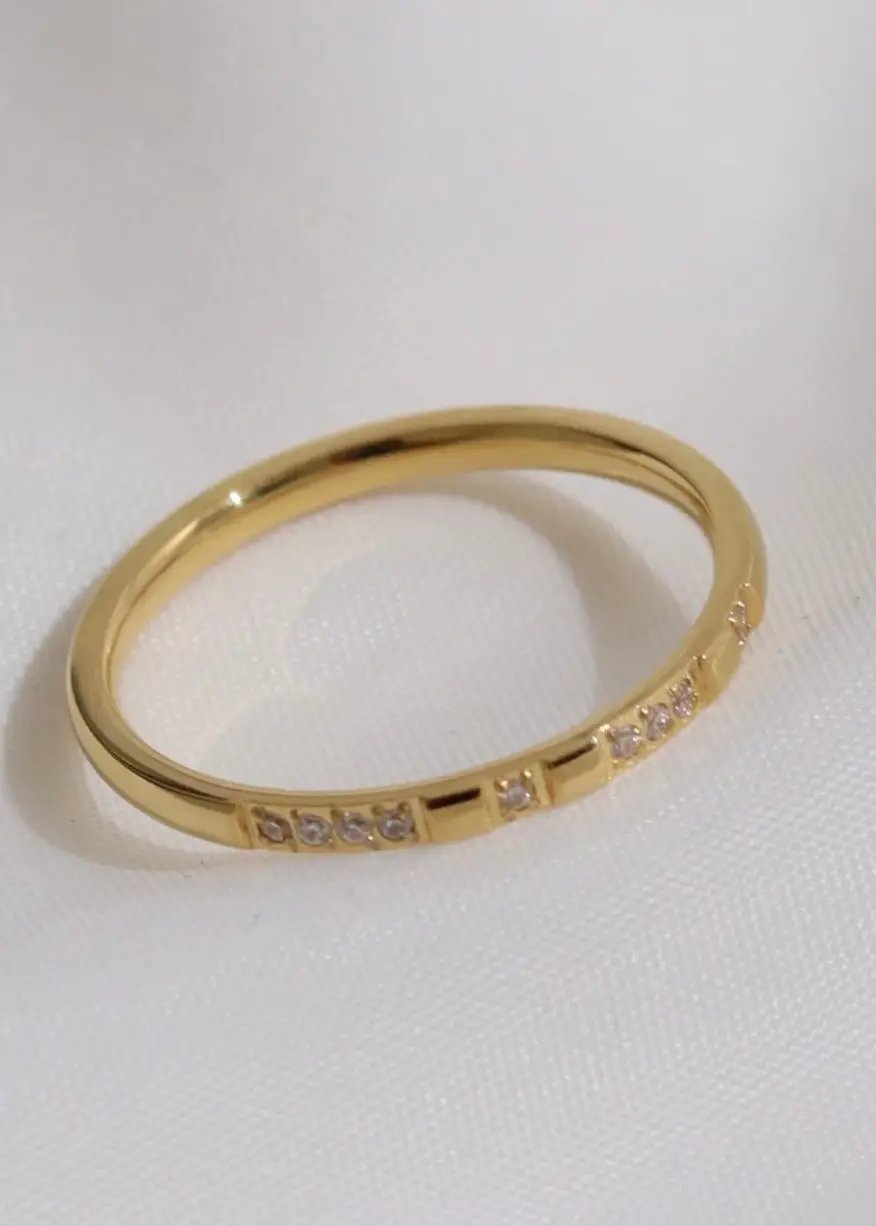 THE THIN SPARKLE RING by Chansuttpearls