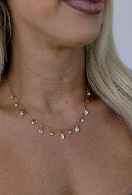 ANNA NECKLACE by Chansuttpearls