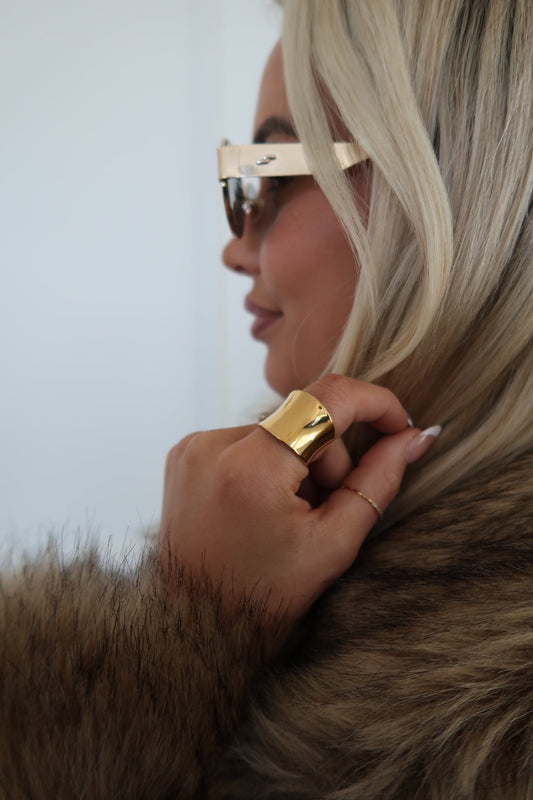 BLAKE RING by Chansuttpearls