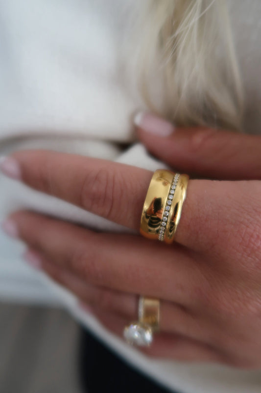 MISTY RING by Chansuttpearls