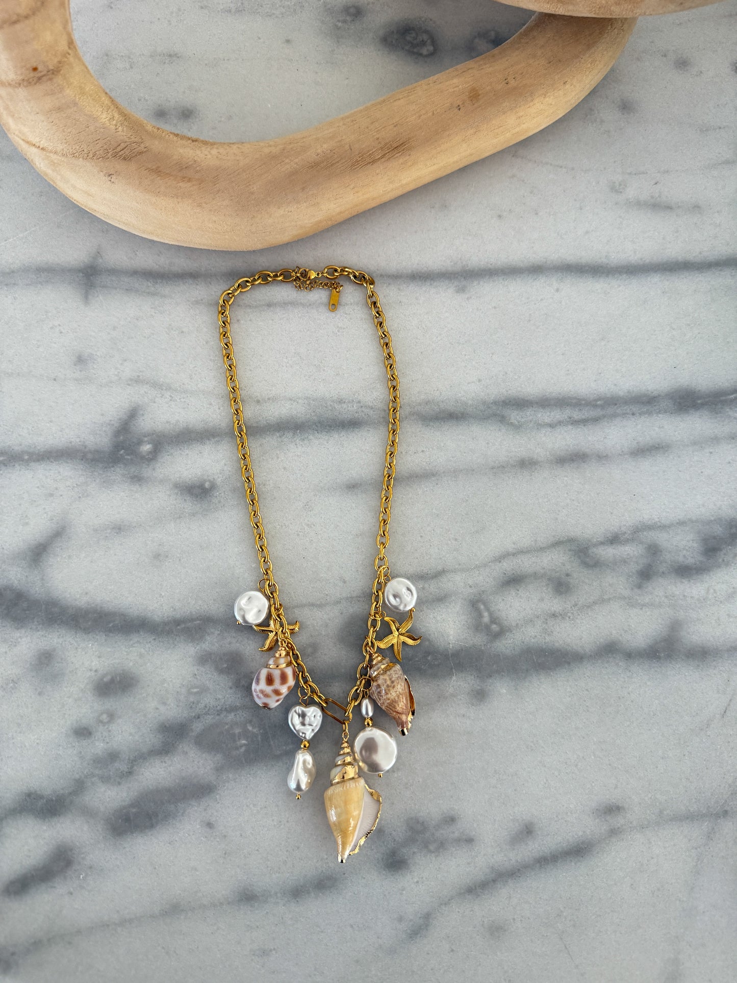 SHELL CHARM NECKLACE