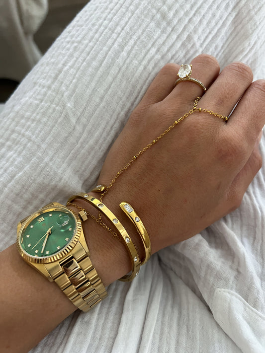 GOLD HAND CHAIN by Chansuttpearls