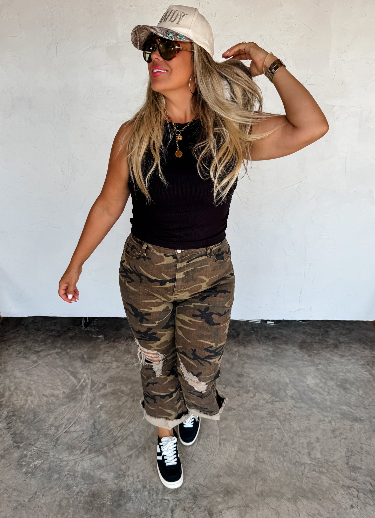 URBAN CAMO DISTRESSED JEAN