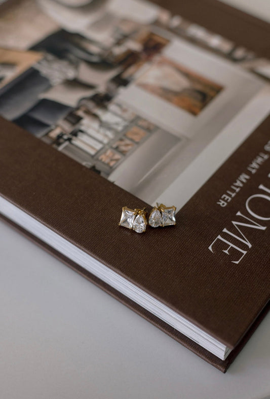 ELLIE EARRINGS by Chansuttpearls