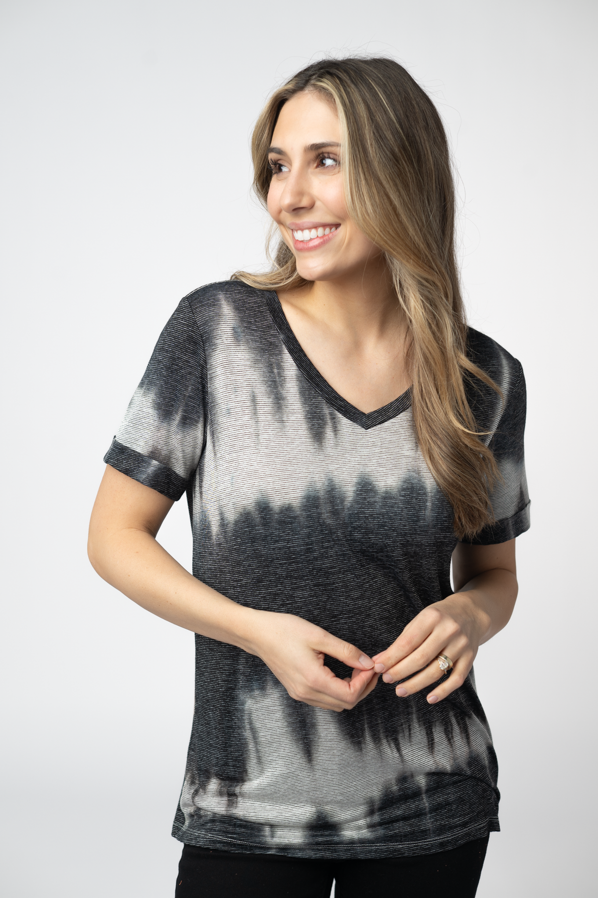 Sophie Womens Ombre Micro Stripes V Neck Tee In Midnight And White