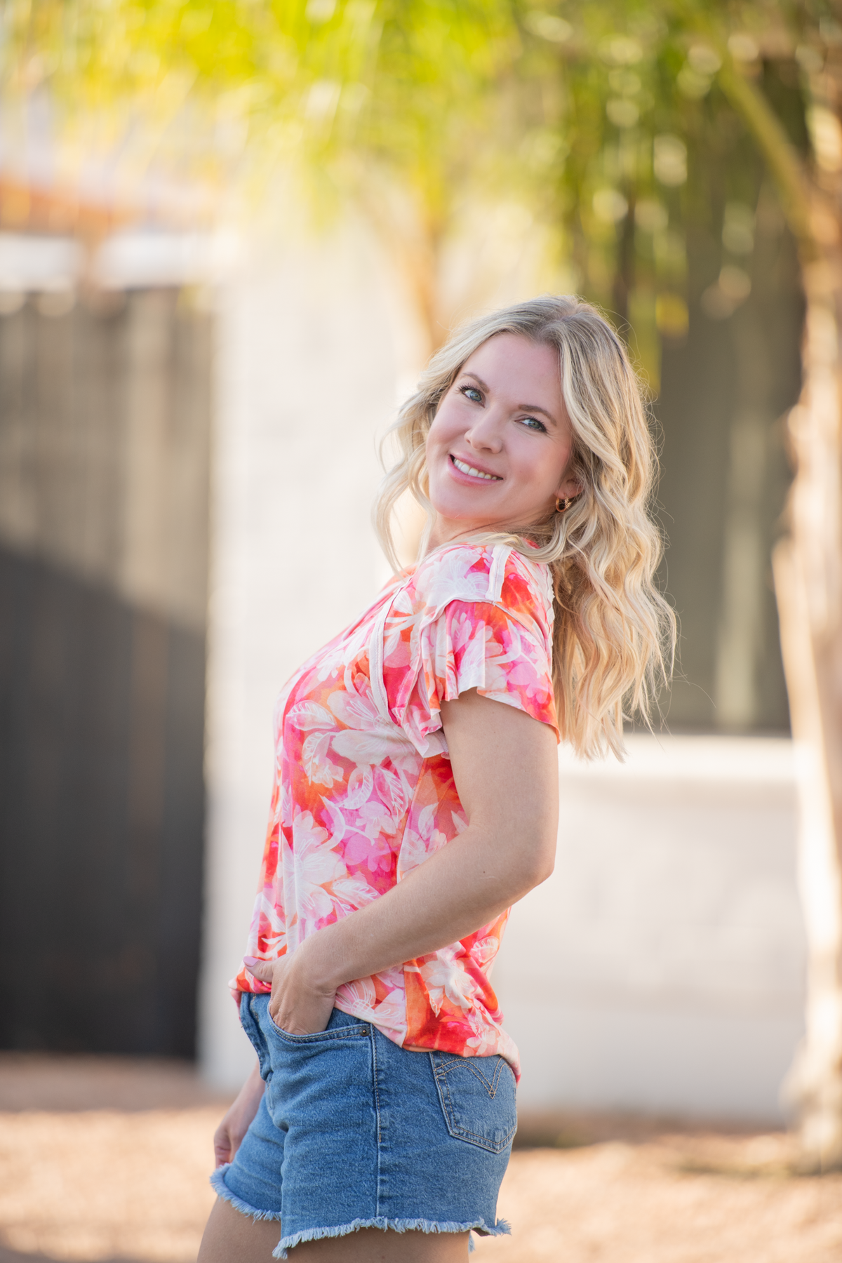 Raelynn Women V Neck Top Sunset Tropical Floral Ruffle Sleeve