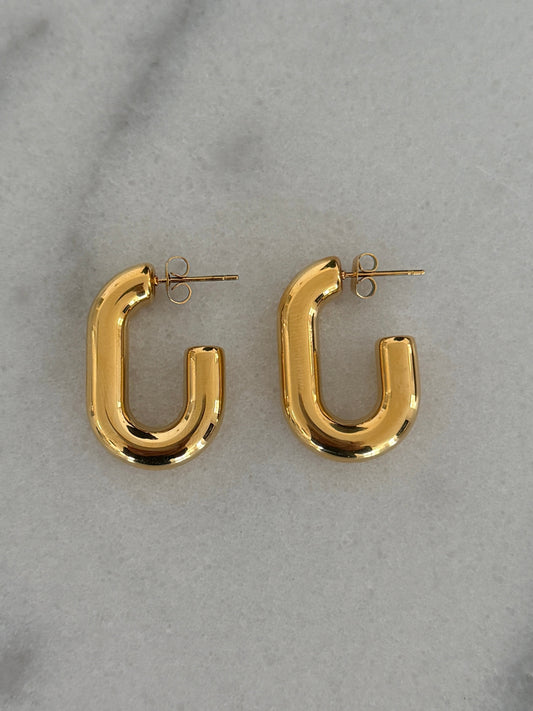 SMALL OVAL HOOPS by Chansuttpearls