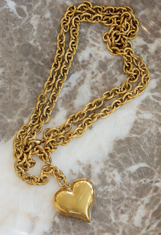 XL WRAP AROUND HEART NECKLACE by Chansuttpearls
