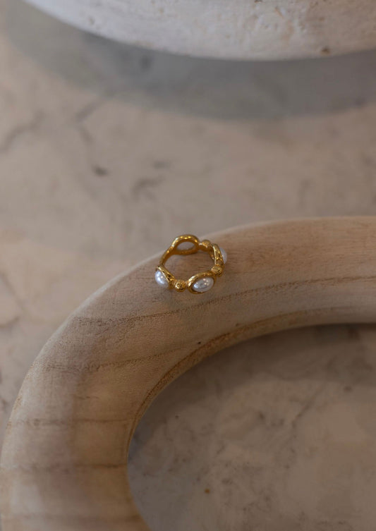 HARLEE RING by Chansuttpearls