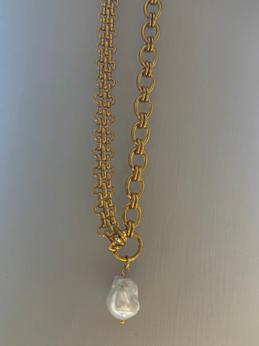 THE AMBER NECKLACE by Chansuttpearls