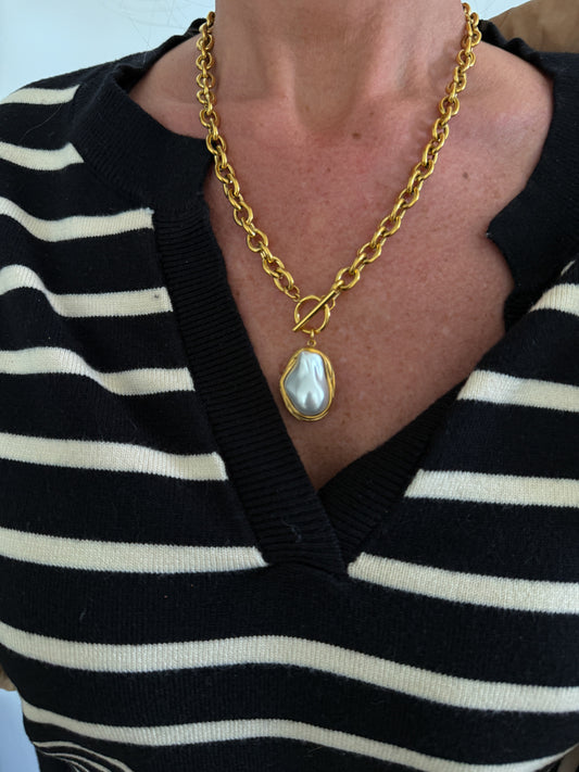 PEARL DROP NECKLACE by Chansuttpearls