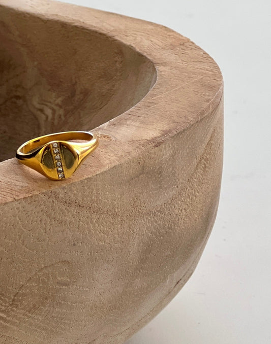 KINSER RING by Chansuttpearls