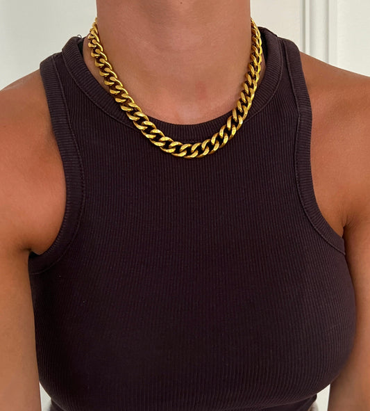 CHUNKY GOLD NECKLACE by Chansuttpearls