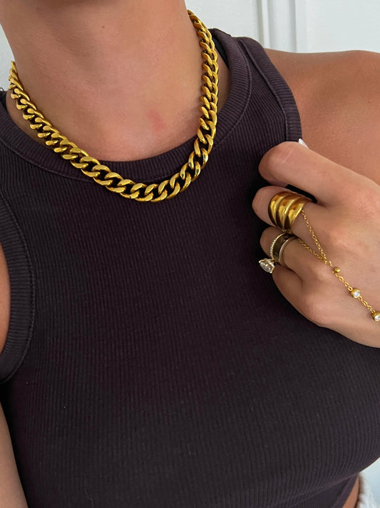 CHUNKY GOLD NECKLACE by Chansuttpearls