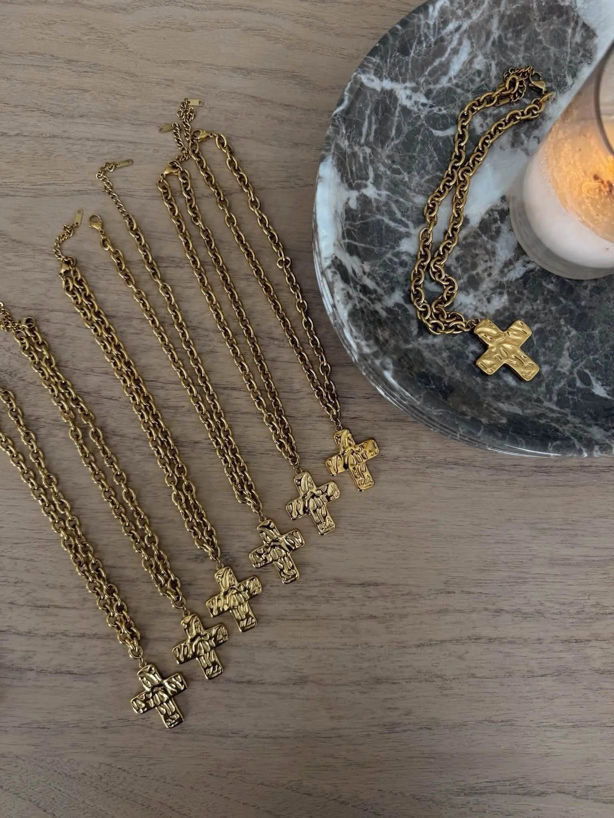 THE HAMMERED CROSS NECKLACE by Chansuttpearls