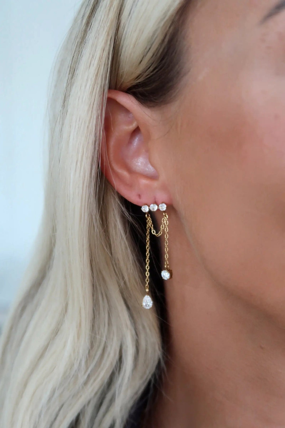 ELINA EARRINGS by Chansuttpearls