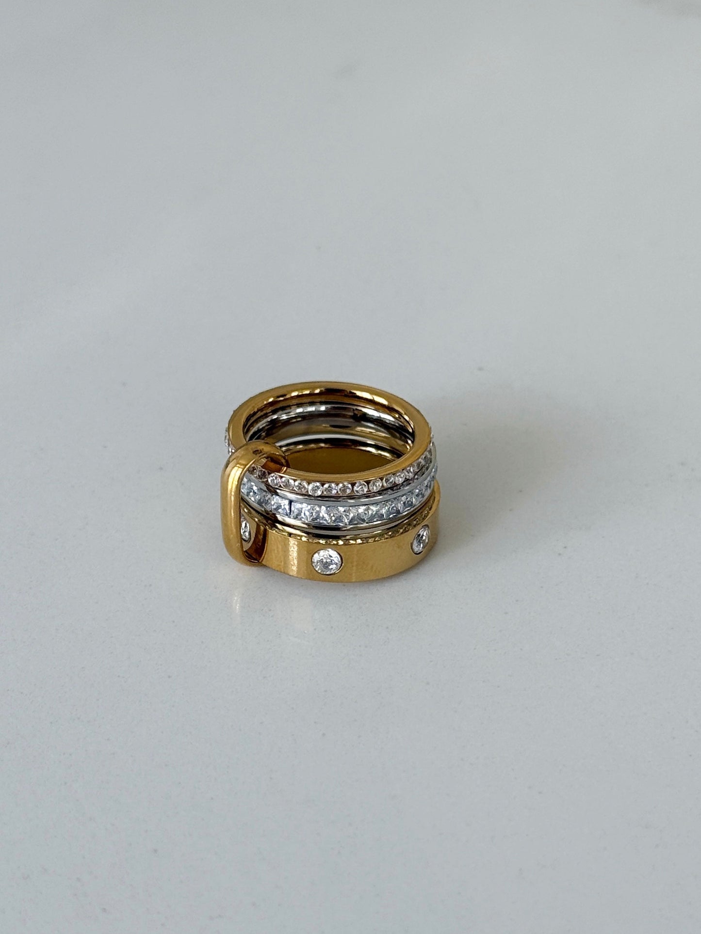 LUCY RING by Chansuttpearls