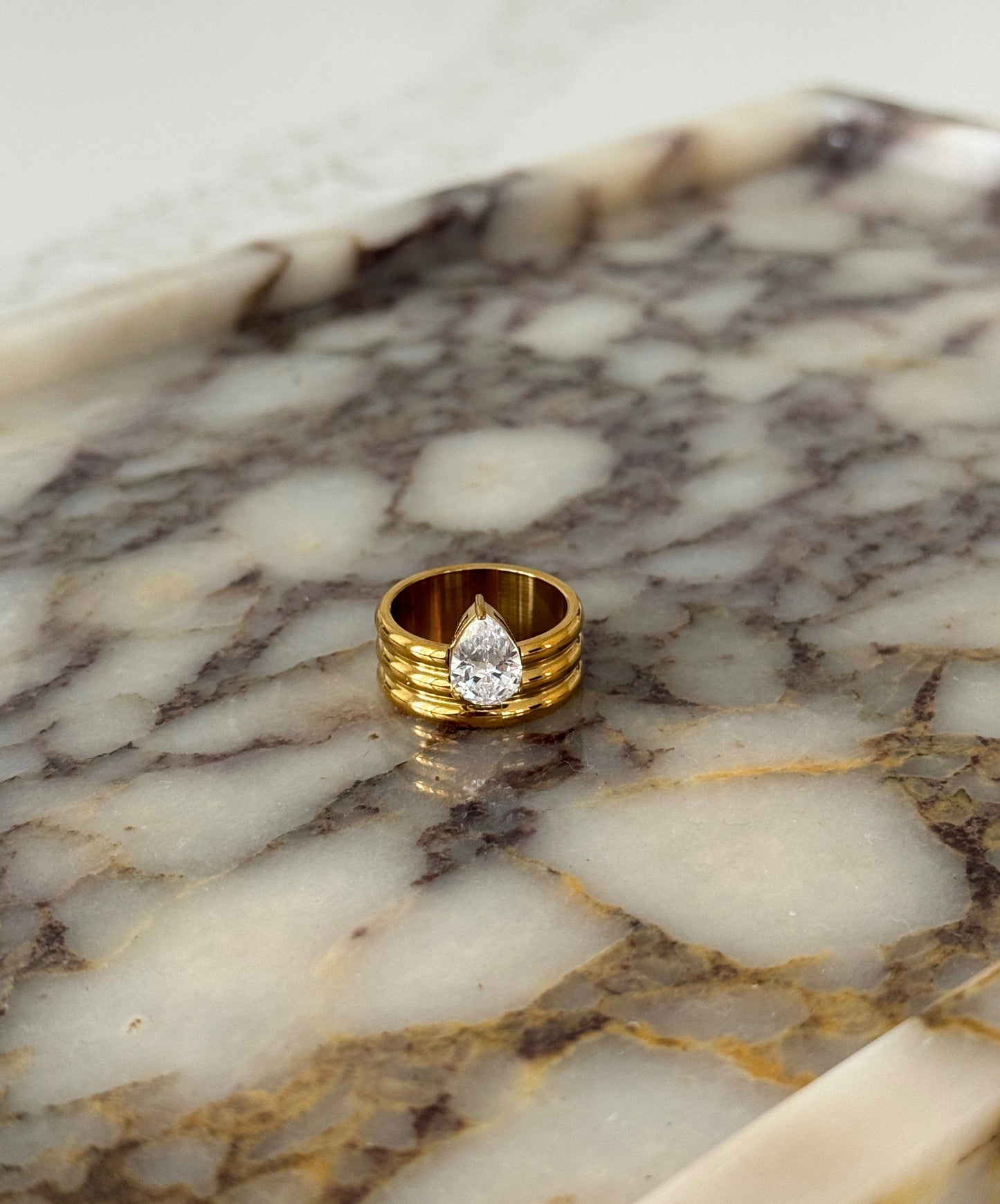 OLIVIA RING by Chansuttpearls